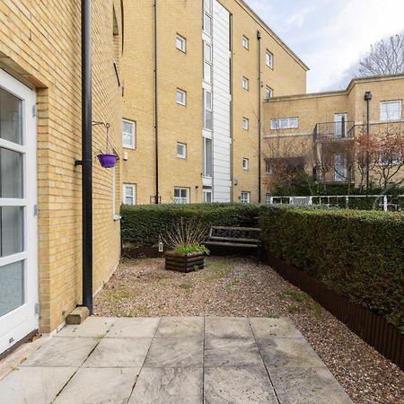 The Canada Water Apartments London Exterior photo
